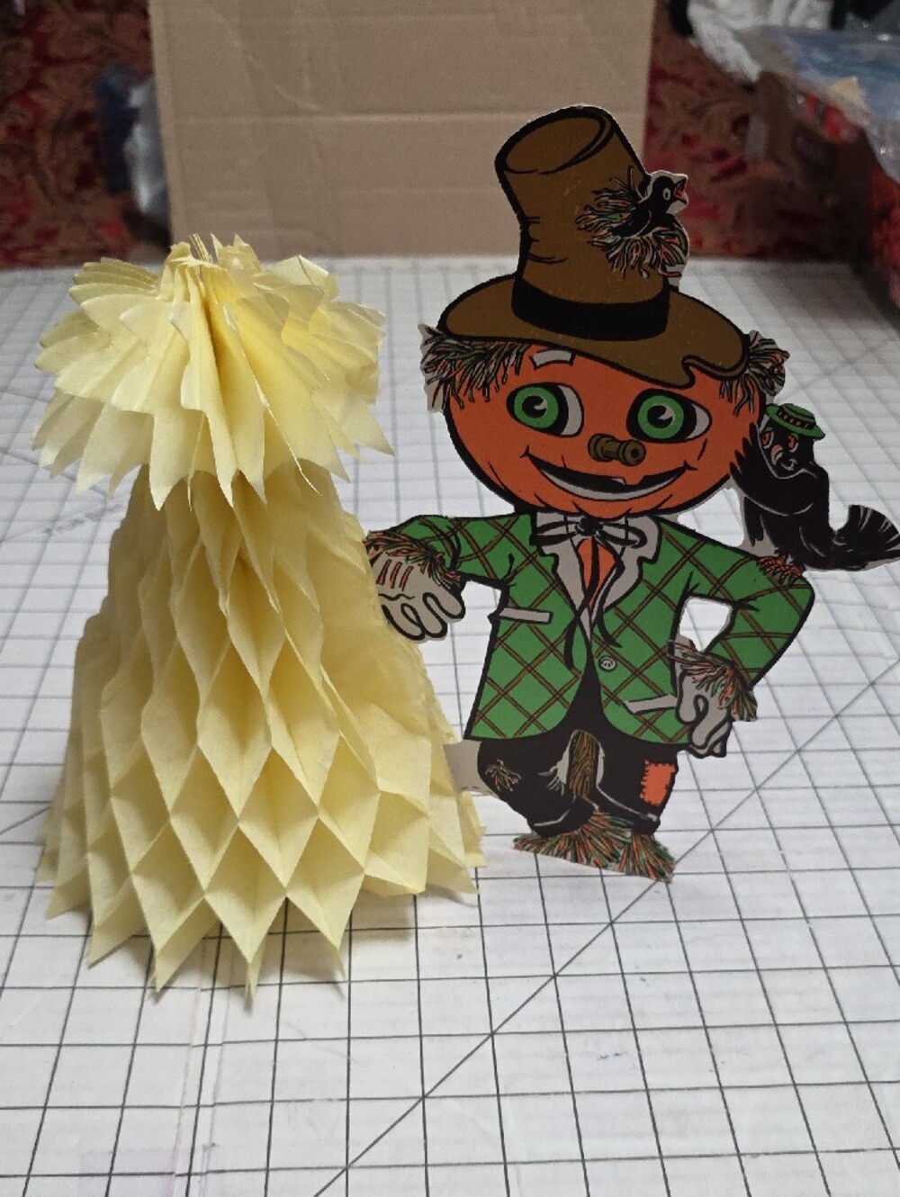Scarecrow W Crow & Honeycomb Stalks VTG Beistle 11" T X 12.5"W - Picture 4 of 14
